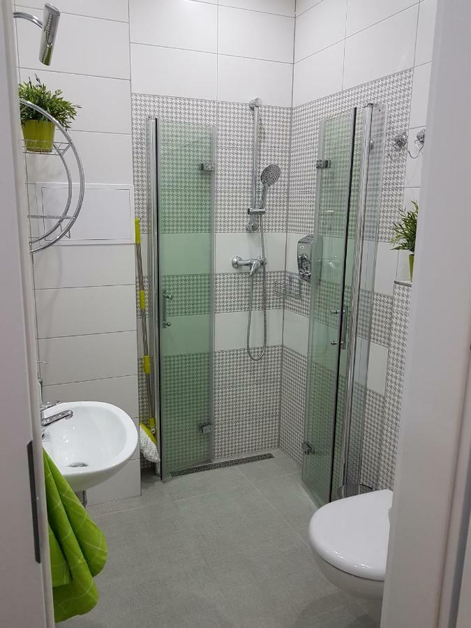 Kawalerka W Kamienicy Na Starowce Apartment Gdansk Bagian luar foto